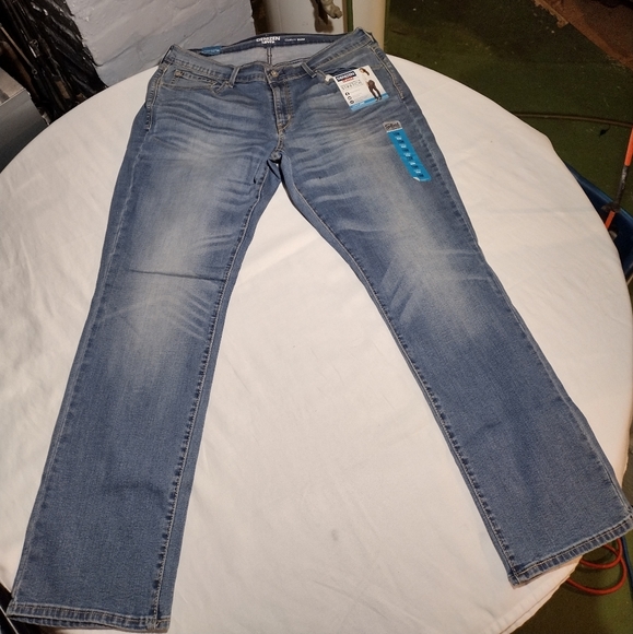 Levi's Denim - Levi's Curvy Slim Modern Mid-Rise Stretchy Blue Jeans